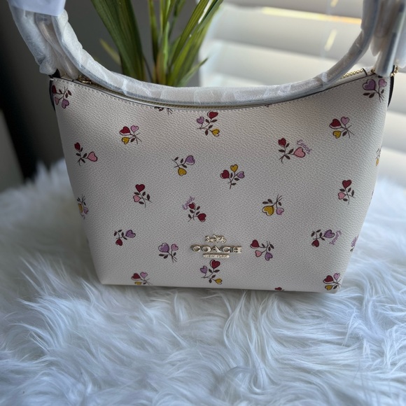 NWT COACH Zip Top Shoulder Bag With Heart Print - Picture 1 of 3